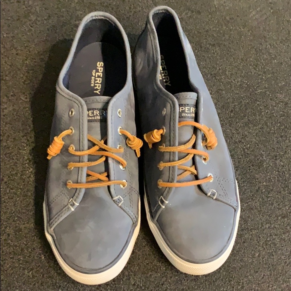 Women’s suede sperry sneakers